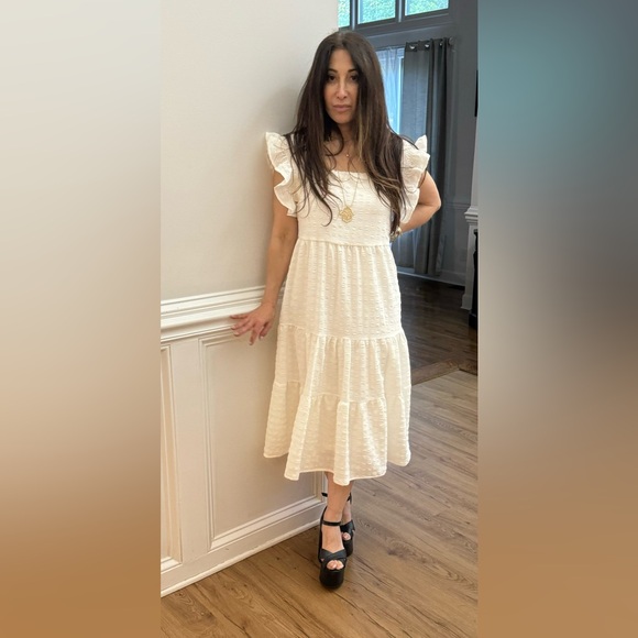 Textured Dress Tiered Ruffle Sleeve Midi Beautiful - Picture 2 of 10